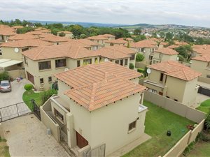 2 Bedroom Cluster in Kyalami Hills