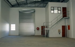 320 m² Industrial space in New Germany