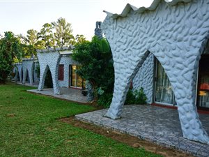 66 Bed House in Port Edward