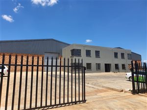 2470 m² Industrial space in Clayville