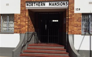 33 Bedroom Flat in Nigel Central