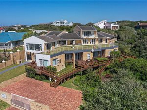 7 Bed House in West Bank