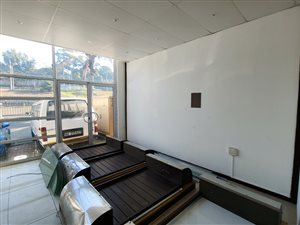 600 m² Commercial space in Briardene
