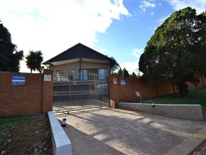 5 Bed House in Alan Manor