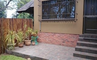 1 Bedroom Garden Cottage in Gillitts
