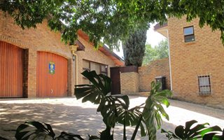 4 Bedroom House in Door de Kraal
