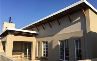 3 Bedroom Townhouse in Waterkloof