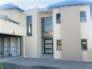 4 Bed House in Kosmosdal