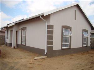 3 Bed House in Raceway