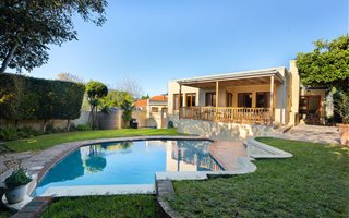 3 Bedroom House in Claremont