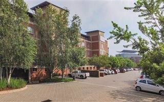 557 m² Office Space in Zwartkop