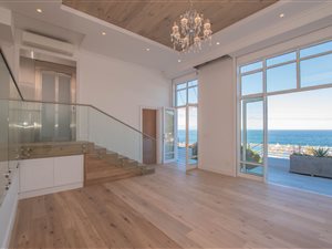 3 Bed Apartment in Kalk Bay