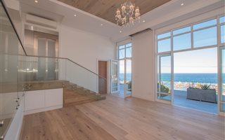 3 Bedroom Apartment in Kalk Bay