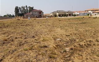 1080 m² Land available in Cultura Park