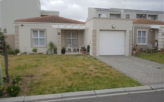 3 Bedroom House in Costa Da Gama