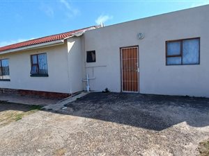 6 Bed House in Sunny Ridge