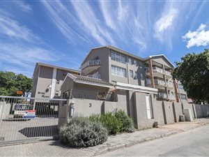 3 Bed Apartment in West Hill
