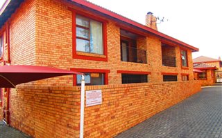 2 Bedroom Townhouse in Bedfordview