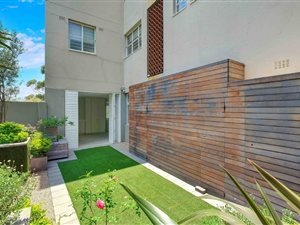 3 Bed Apartment in Melrose North