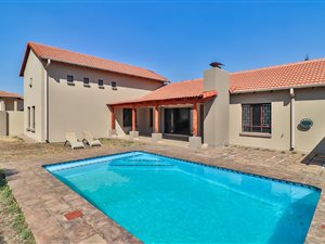 4 Bed House in Three Rivers East