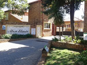 4 Bed Townhouse in Allens Nek