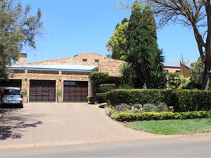 4 Bed House in Silver Lakes
