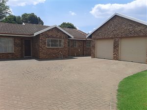 2 Bed House in Vereeniging Central