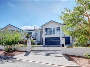 4 Bed House in Oude Westhof