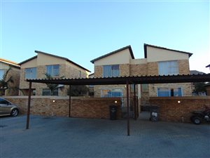 2 Bed Townhouse in Heuwelsig Estate