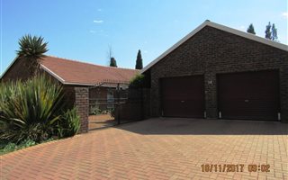 4 Bedroom House in Presidents Dam
