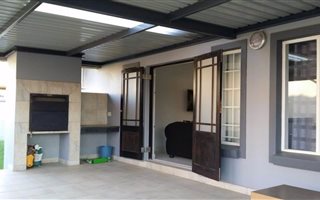 3 Bedroom House in Summerset
