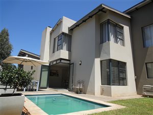 3 Bedroom House in Olympus AH