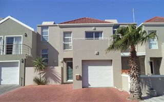 3 Bedroom Duplex in Gordons Bay Central
