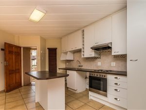 1 Bed Apartment in Roodekrans