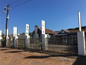 400 m² Commercial space in Amanzimtoti