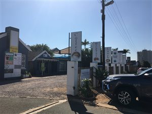 400 m² Commercial space in Amanzimtoti