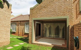 2 Bedroom Townhouse in Equestria