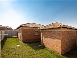 3 Bed House in Thatch Hill Estate