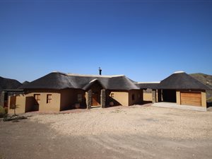 70.7 ha Farm in Oudtshoorn