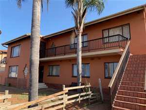 2 Bed Simplex in Montclair