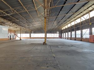 2300 m² Industrial space in Robertsham