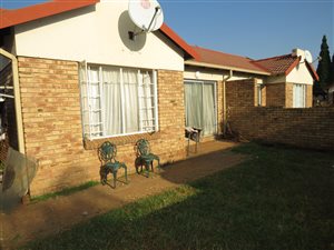 2 Bed Townhouse in Heuwelsig Estate