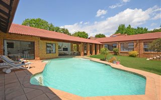 5 Bedroom House in River Club