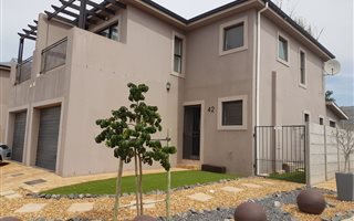 3 Bedroom Duplex in Langeberg Ridge