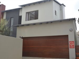 3 Bed House in Maroeladal
