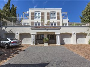 3 Bed Townhouse in Green Point