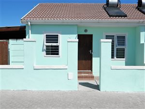 2 Bedroom House in Pelikan Park