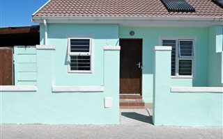 2 Bedroom House in Pelikan Park