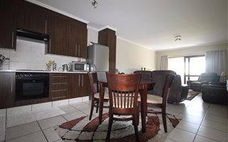 3 Bedroom House in Maroeladal