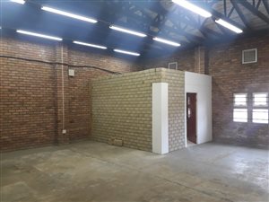 100 m² Industrial space in Alton